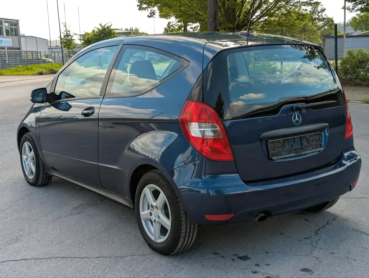 Gebraucht Mercedes A150 95 PS (69 kW) 2009 Blau Kleinwagen