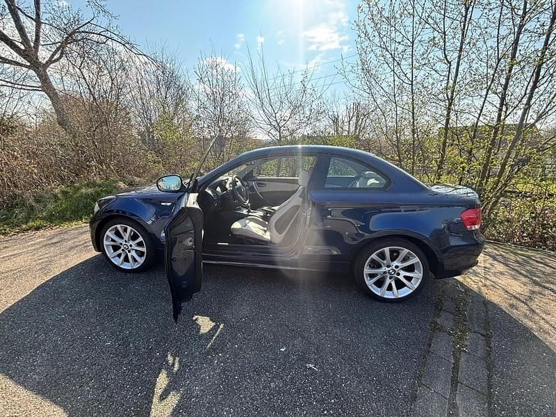 Gebraucht BMW 120 Coupé 170 PS (125 kW) 2011 Blau Coupé