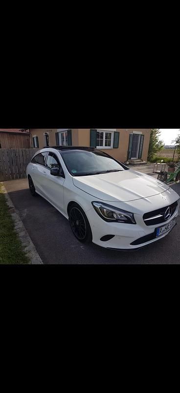 Weiß Gebraucht 2016 Mercedes CLA180 Shooting Brake Kombi | 15.500 € (Etwas zu teuer) - Bild 1/3