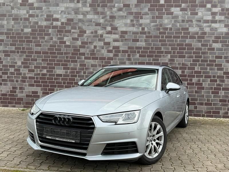 Gebraucht Audi A4 122 PS (89 kW) 2018 Silber Kombi