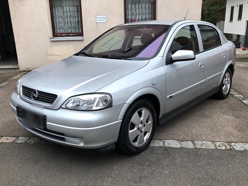 Silber Gebraucht 2003 Opel Astra Limousine | 3.500 € (Etwas zu teuer) - Bild 1/4