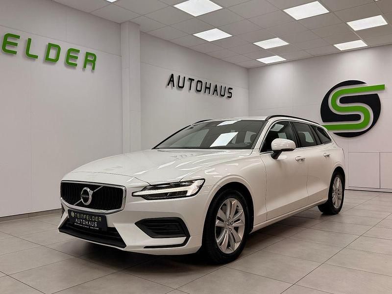 Gebraucht Volvo V60 Momentum 197 PS (144 kW) 2021 Weiß Kombi