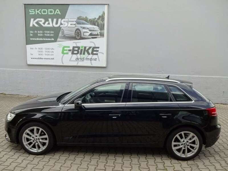 Mythosschwarz metallic Gebraucht 2019 Audi A3 Sportback Sport Kleinwagen | 18.900 € (Fairer Preis) - Bild 1/4