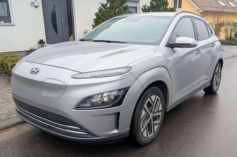 Gebraucht Hyundai Kona Edition 30 100 kW (136 PS) 2022 Silber SUV