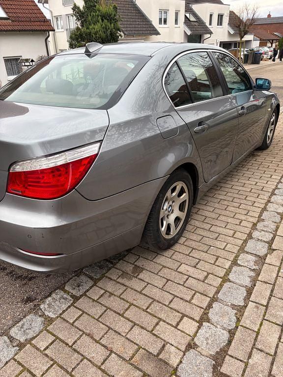 Gebraucht BMW 530 235 PS (172 kW) 2007 Grau Limousine