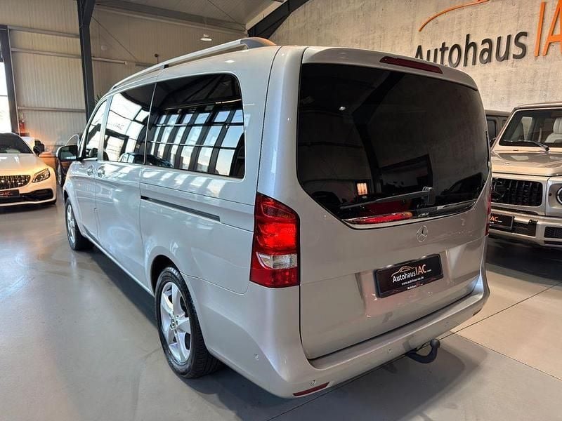 Gebraucht Mercedes V220 163 PS (119 kW) 2019 Silber Van / Kleinbus