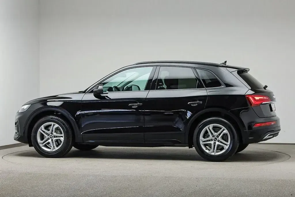 Gebraucht Audi Q5 Ambiente 163 PS (119 kW) 2022 Brillantschwarz SUV