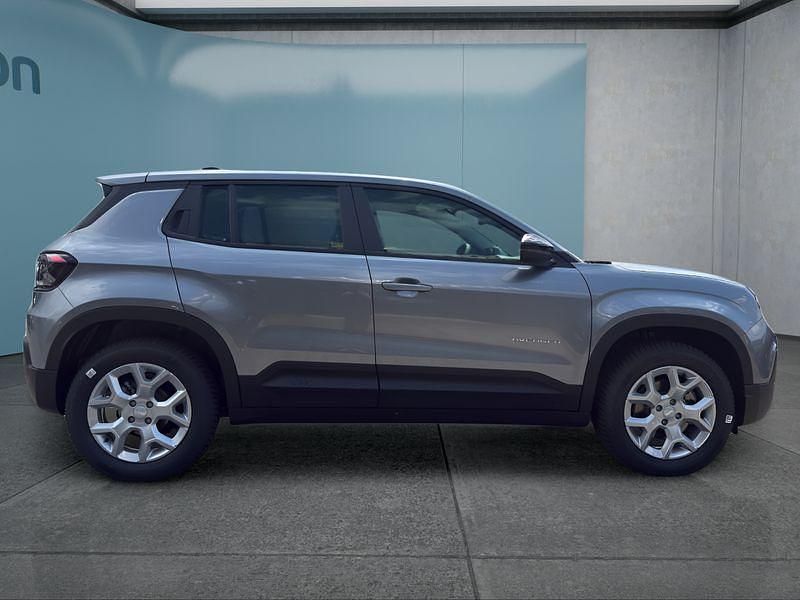 Neu Jeep Avenger 110 PS (80 kW) 2025 Grau SUV