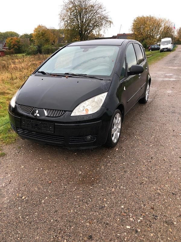 Schwarz Gebraucht 2006 Mitsubishi Colt Limousine | 1.990 € (Teuer) - Bild 1/4