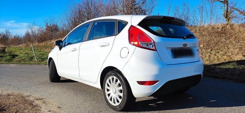 Gebraucht Ford Fiesta Trend 80 PS (58 kW) 2015 Weiß Kleinwagen