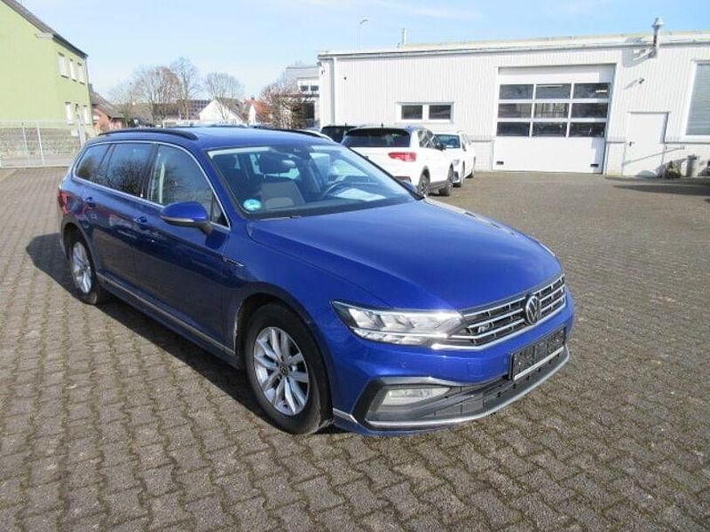 Lapiz blue metallic Gebraucht 2022 VW Passat R-line Kombi | 19.988 € (Fairer Preis) - Bild 1/4