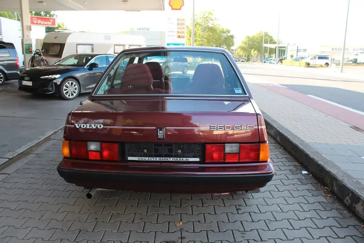 Gebraucht Volvo 360 116 PS (85 kW) 1985 Rot Limousine