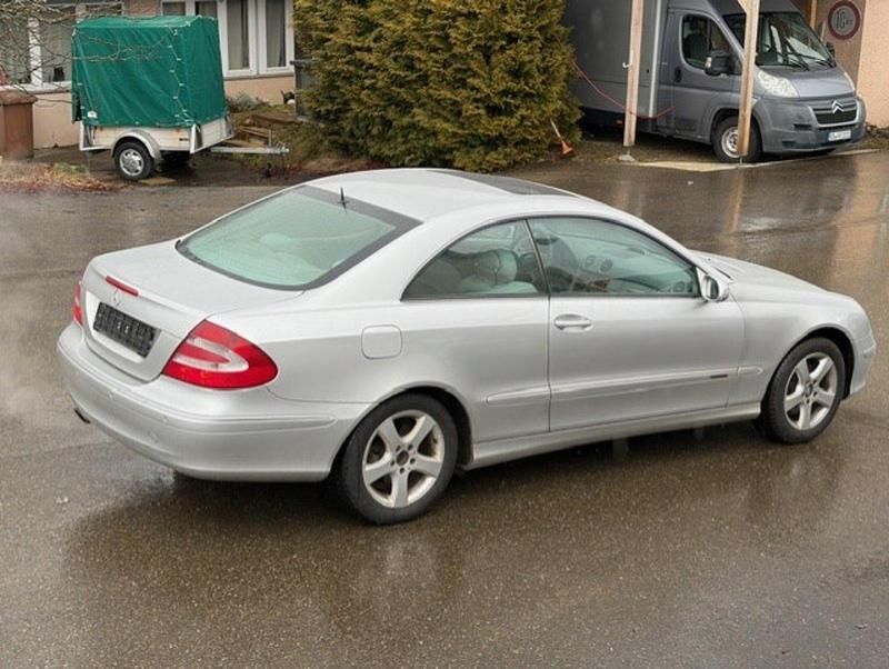 Gebraucht Mercedes CLK240 170 PS (125 kW) 2002 Silber Coupé