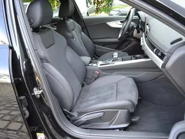 Gebraucht Audi A4 S-Line 265 PS (194 kW) 2024 Mythosschwarz metallic (metallic) Kombi