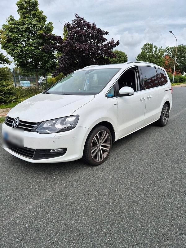 Weiß Gebraucht 2013 VW Sharan Life Van / Kleinbus | 13.499 € (Fairer Preis) - Bild 1/4
