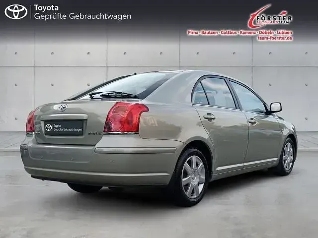 Gebraucht Toyota Avensis Sol 129 PS (94 kW) 2006 Silber Limousine