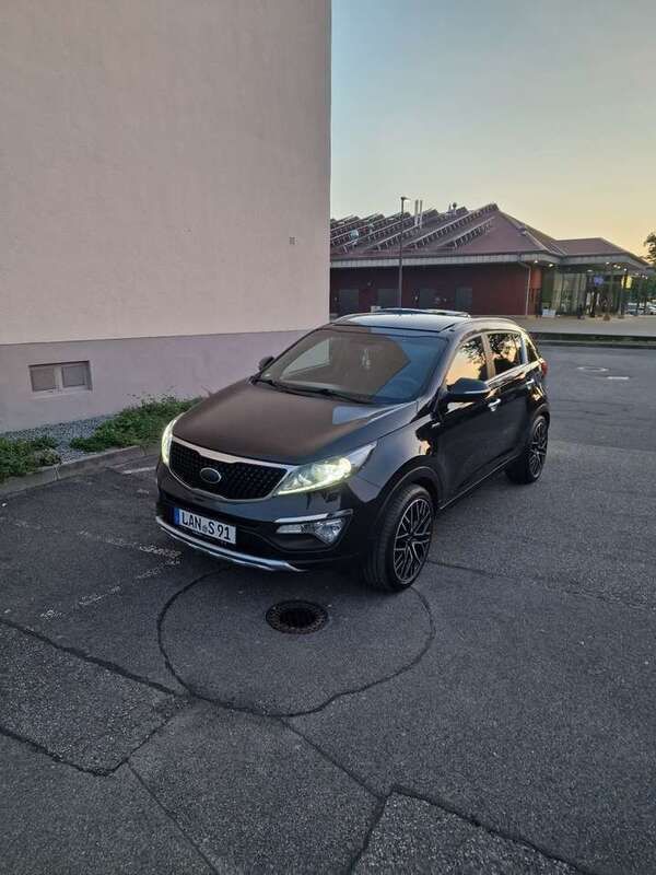 Gebraucht 2012 Kia Sportage FIFA World Cup Edition SUV | 9.600 € (Fairer Preis) - Bild 1/4