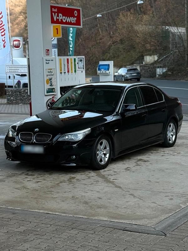 Gebraucht BMW 525 M Sport 197 PS (144 kW) 2007 Schwarz Limousine