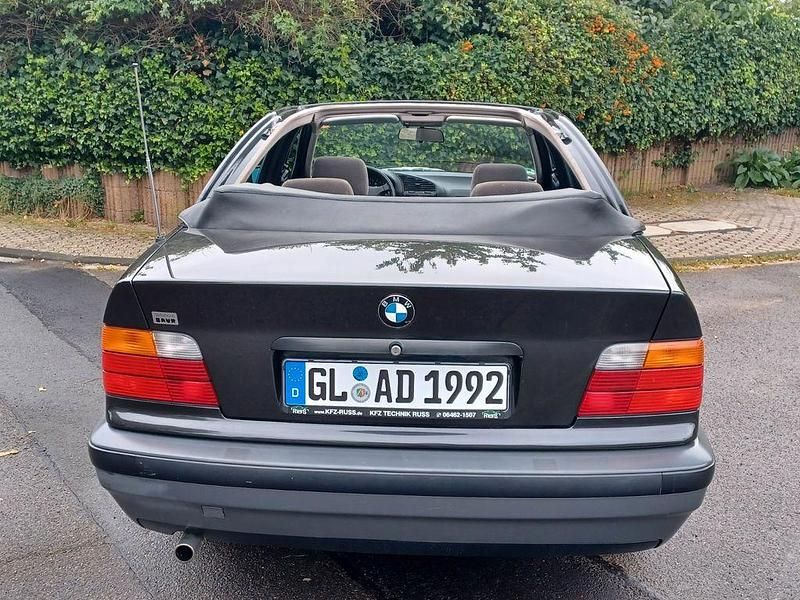 Gebraucht BMW 316 102 PS (75 kW) 1994 Schwarz Cabrio