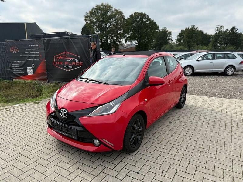 Rot Gebraucht 2016 Toyota Aygo X-wave Kleinwagen | 5.990 € (Fairer Preis) - Bild 1/4