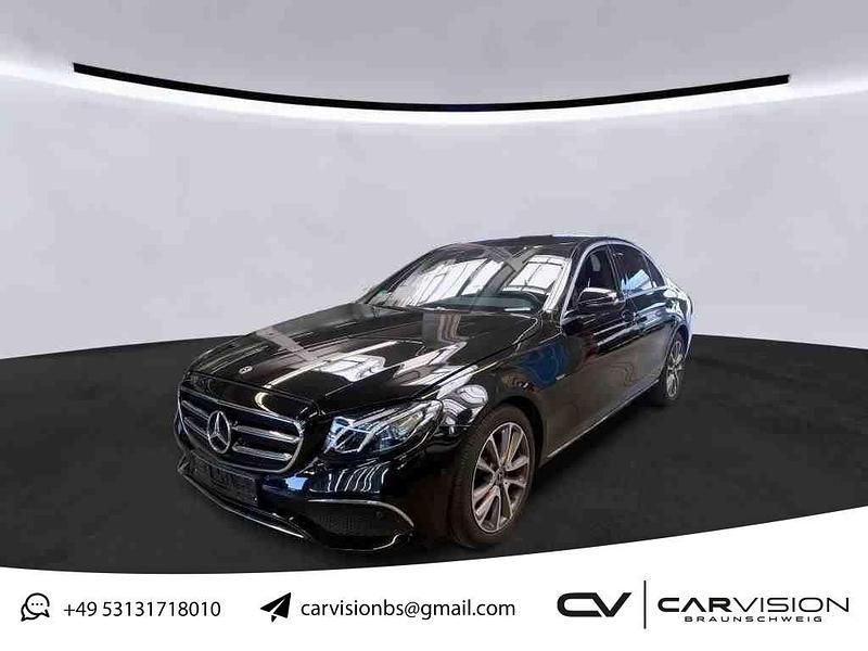 Obsidianschwarz metalliclack Gebraucht 2019 Mercedes E220 Avantgarde Limousine | 32.499 € (Guter Preis) - Bild 1/4