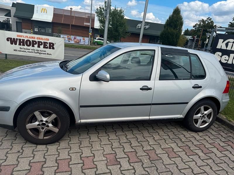 Silber Gebraucht 1999 VW Golf IV Kleinwagen | 499 € (Superpreis) - Bild 1/4