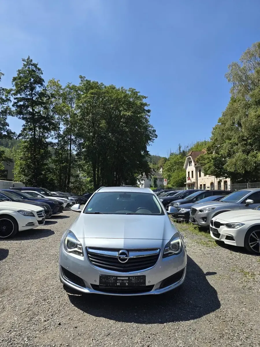 Gebraucht Opel Insignia Edition 131 PS (96 kW) 2016 Blau Kombi