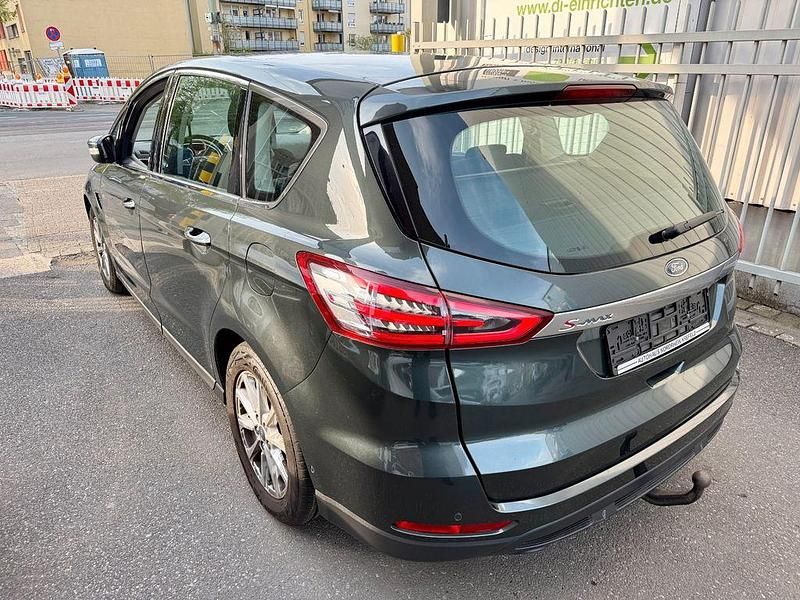 Gebraucht Ford S-MAX Titanium 150 PS (110 kW) 2016 Mambagrün (metallic) Van / Kleinbus