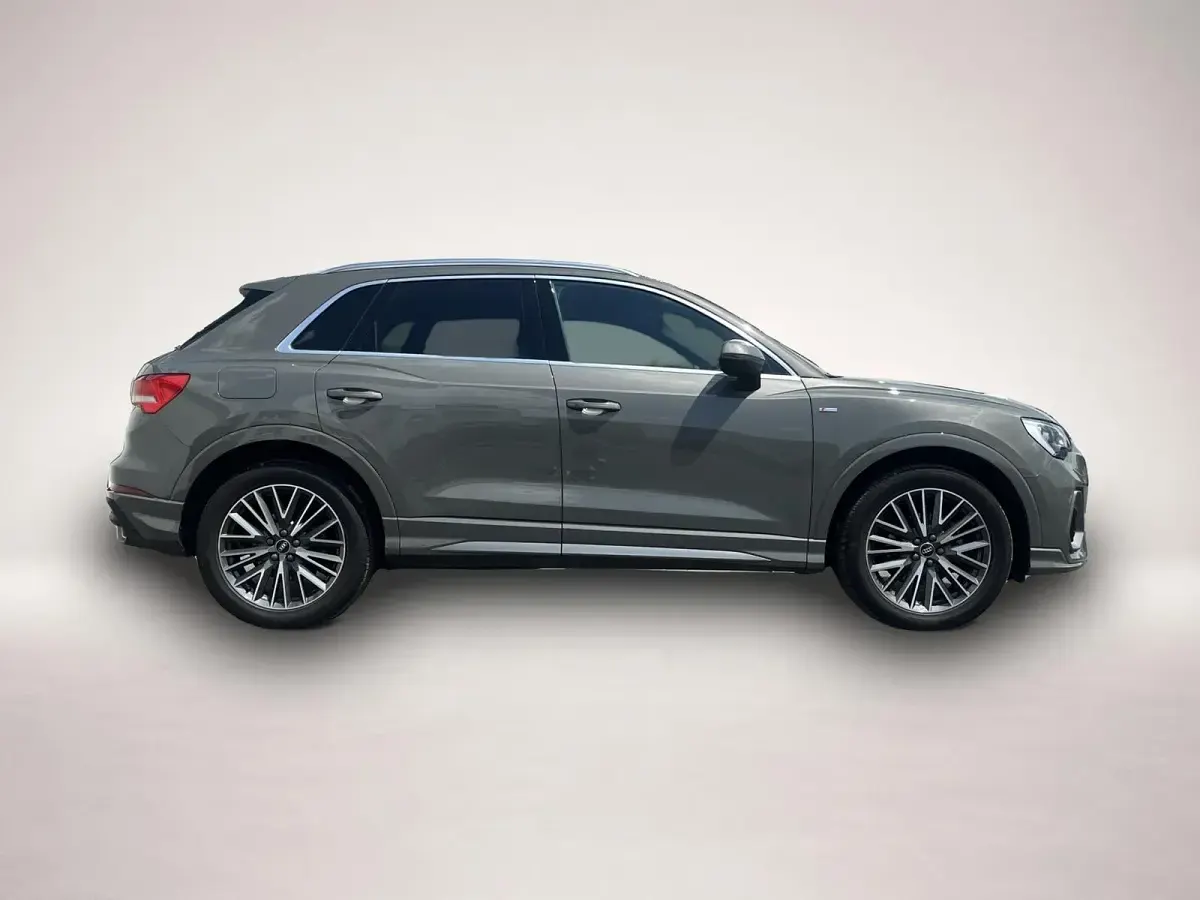 Gebraucht Audi Q3 S-Line 150 PS (110 kW) 2023 Manufacturer SUV