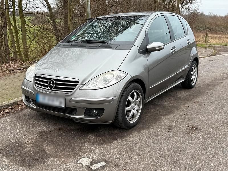 Grau Gebraucht 2007 Mercedes A180 Limousine | 2.699 € (Fairer Preis) - Bild 1/4