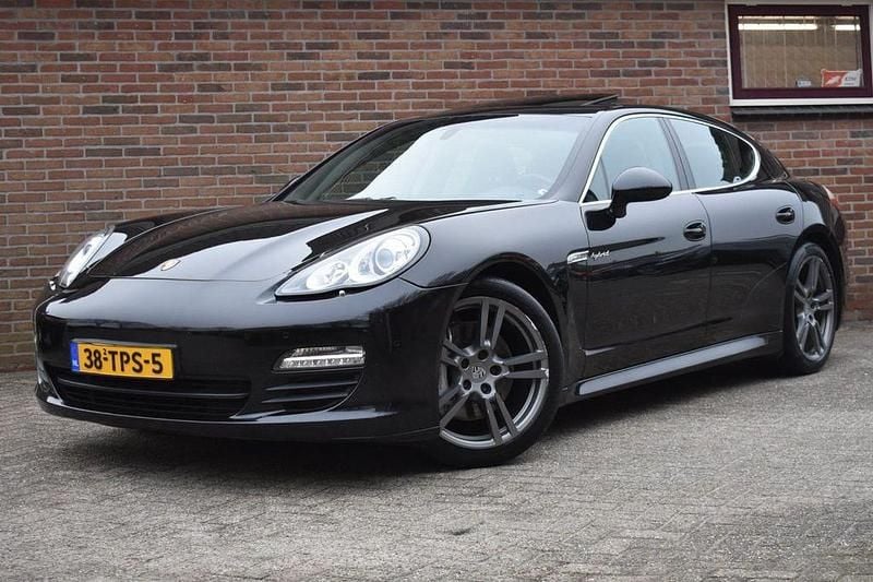 Gebraucht Porsche Panamera 333 PS (244 kW) 2011 Schwarz Kleinwagen