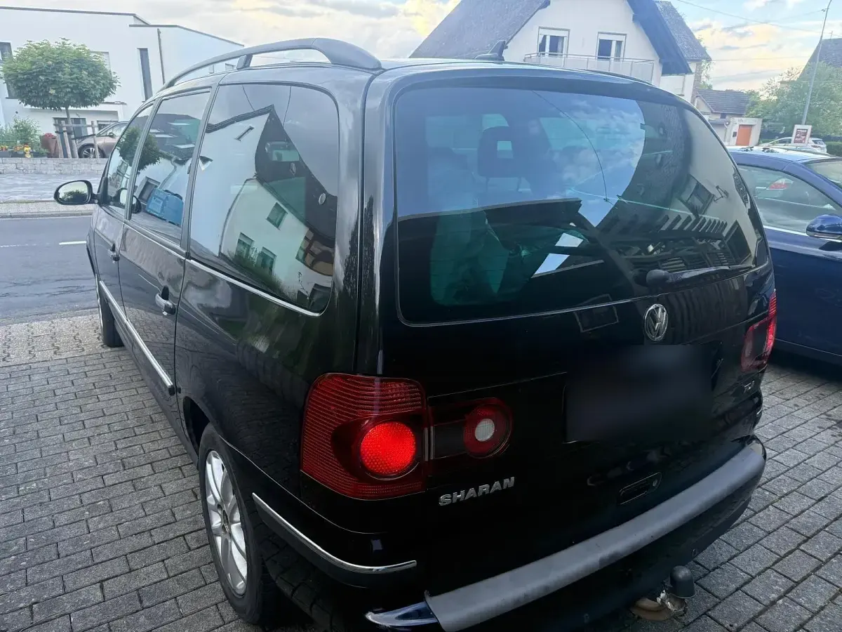 Gebraucht VW Sharan 115 PS (84 kW) 2008 Schwarz Van / Kleinbus