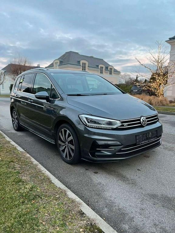 Grau Gebraucht 2016 VW Touran Highline Van / Kleinbus | 14.000 € (Guter Preis) - Bild 1/4