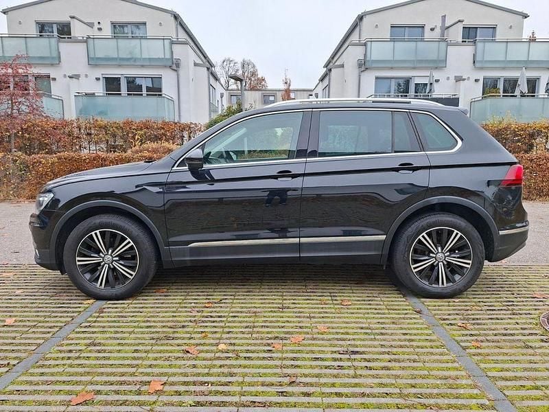 Gebraucht VW Tiguan Highline 150 PS (110 kW) 2016 Schwarz SUV