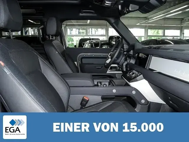 Gebraucht Land Rover Defender SE Dynamic 200 PS (147 kW) 2023 Metallic SUV