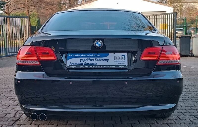 Gebraucht BMW 325 Shadowline 218 PS (160 kW) 2007 Schwarz Coupé