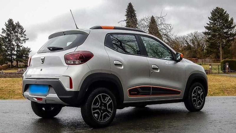 Gebraucht Dacia Spring Comfort Plus 33 kW (45 PS) 2021 Silber Kleinwagen