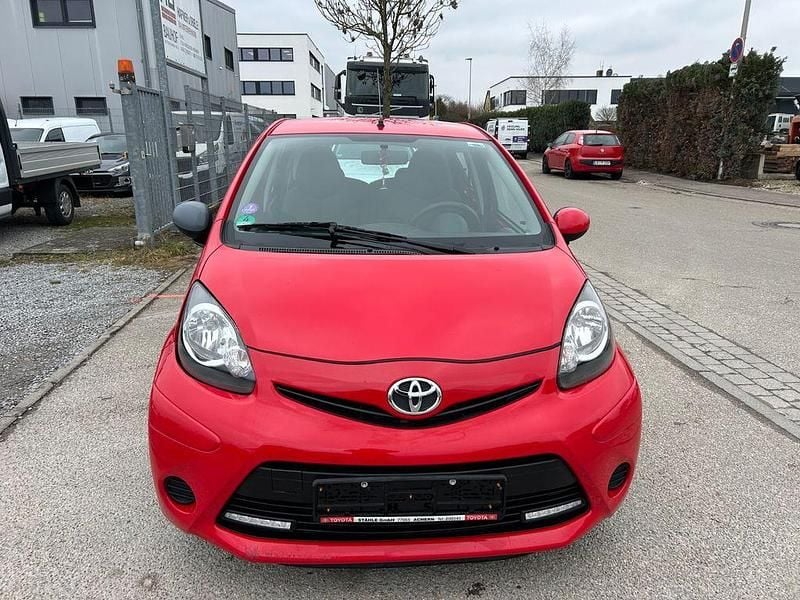Gebraucht Toyota Aygo Cool 68 PS (50 kW) 2014 Rot Kleinwagen