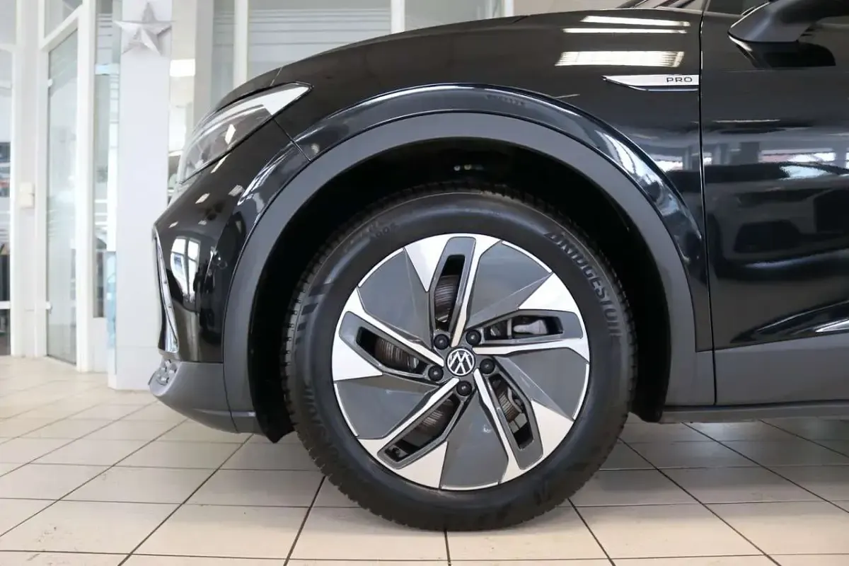Gebraucht VW ID.4 Pro Performance 150 kW (204 PS) 2023 Schwarz SUV