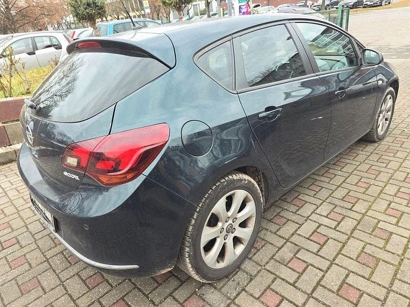 Gebraucht Opel Astra Style 136 PS (100 kW) 2014 Grün Limousine