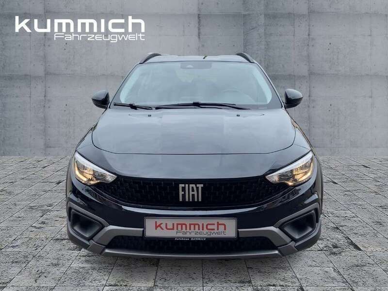 Gebraucht Fiat Tipo Cross 131 PS (96 kW) 2023 Cinema schwarz (schwarz) Limousine