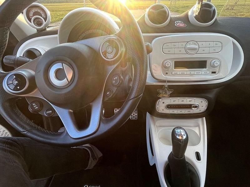 Gebraucht Smart ForFour Passion 71 PS (52 kW) 2015 Schwarz Kleinwagen