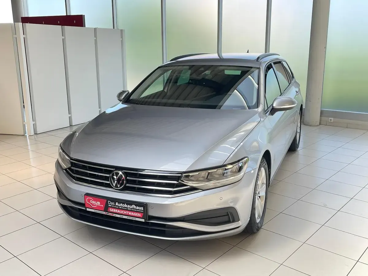 Gebraucht VW Passat Basis 150 PS (110 kW) 2022 Kombi