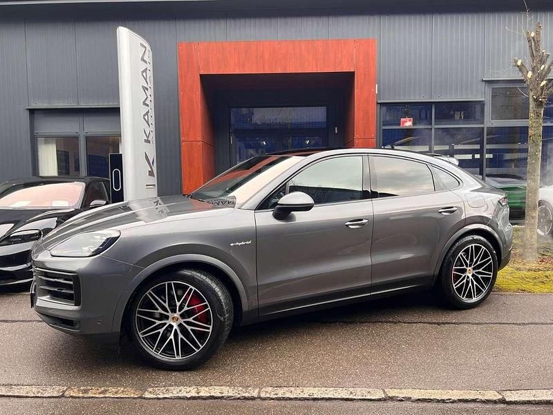 Gebraucht Porsche Cayenne Coupe 519 PS (381 kW) 2024 Grau Coupé
