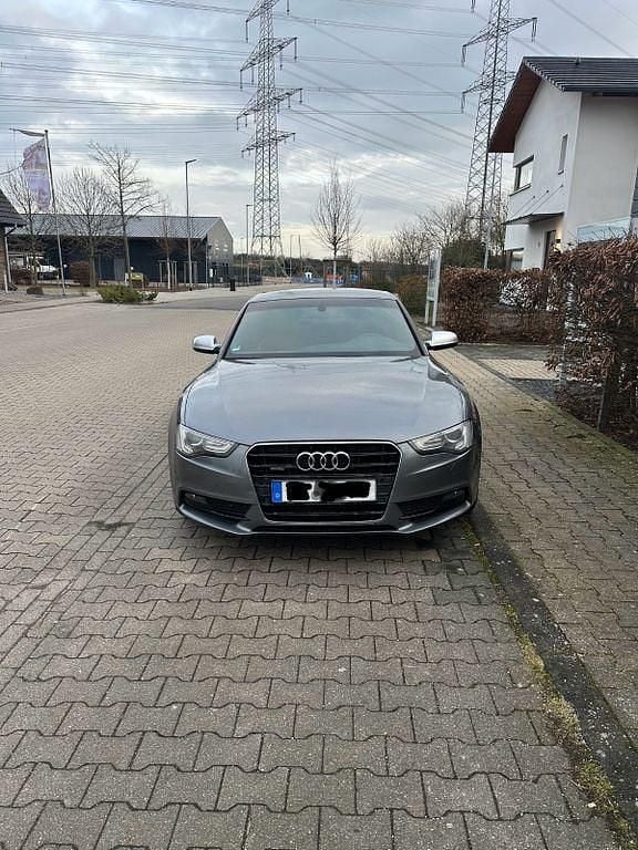 Grau Gebraucht 2012 Audi A5 Coupé | 7.950 € (Guter Preis) - Bild 1/4