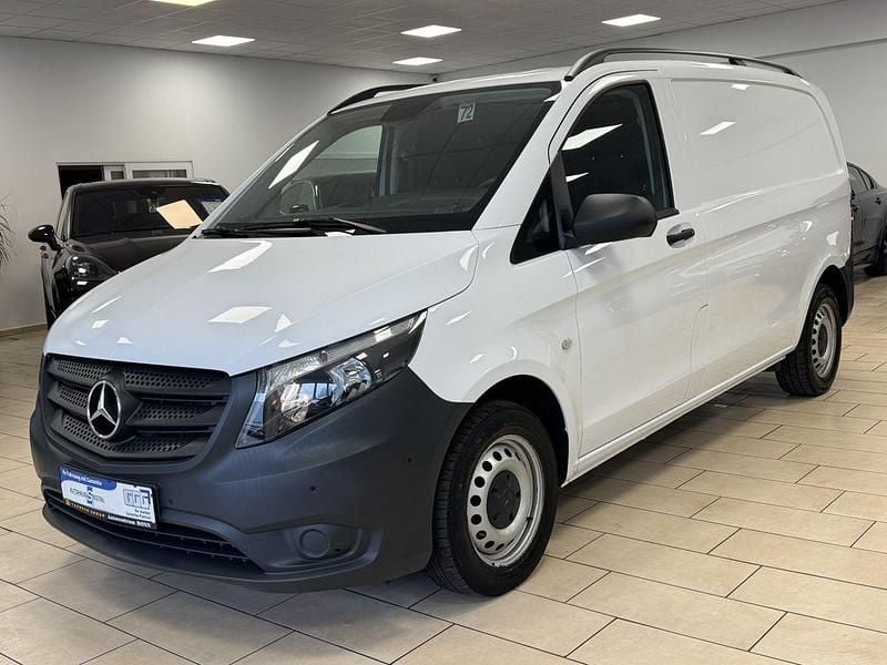 Weiß Gebraucht 2023 Mercedes Vito Van | 24.870 € (Superpreis) - Bild 1/4