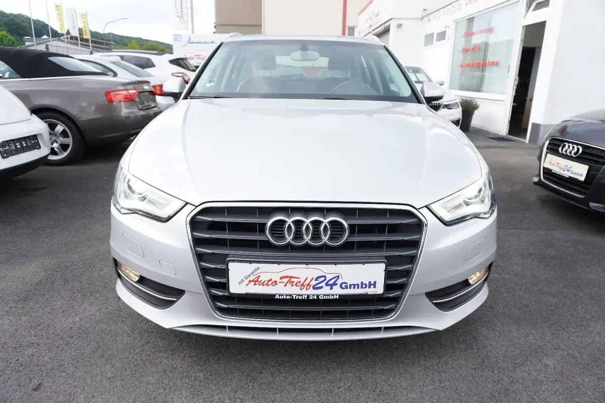 Gebraucht Audi A3 Ambiente 105 PS (77 kW) 2013 Eissilber metallic Kombi
