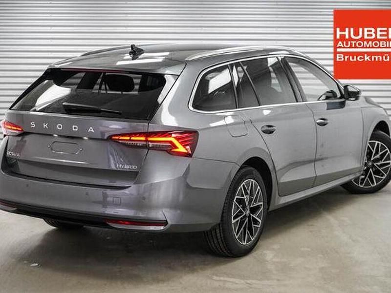 Neu Skoda Octavia Selection 150 PS (110 kW) 2025 Graphite grau metallic (5x) Kombi