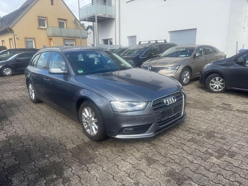 Grau Gebraucht 2015 Audi A4 Attraction Kombi | 9.500 € (Superpreis) - Bild 1/4