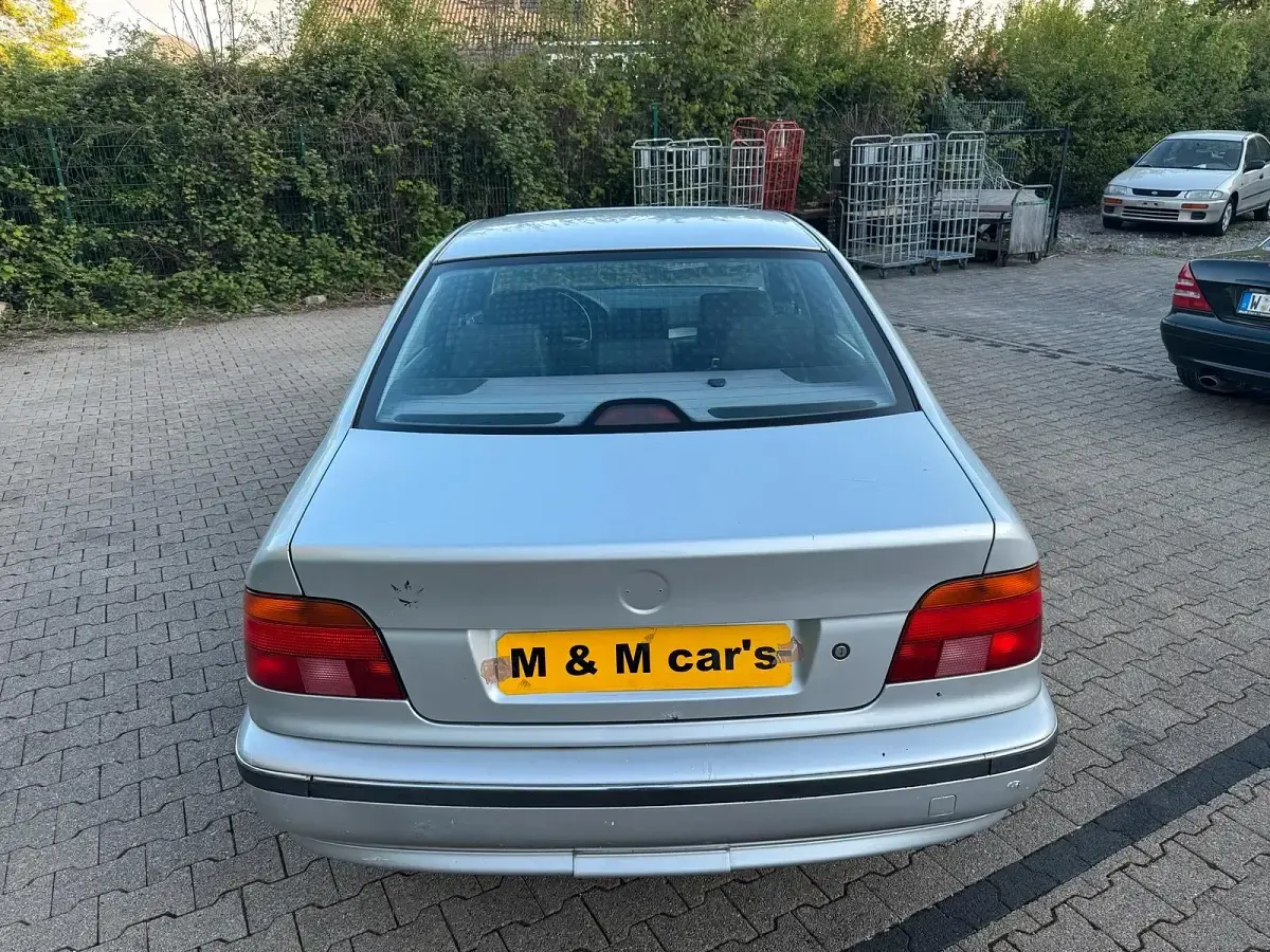Gebraucht BMW 523 168 PS (123 kW) 1999 Grau Limousine